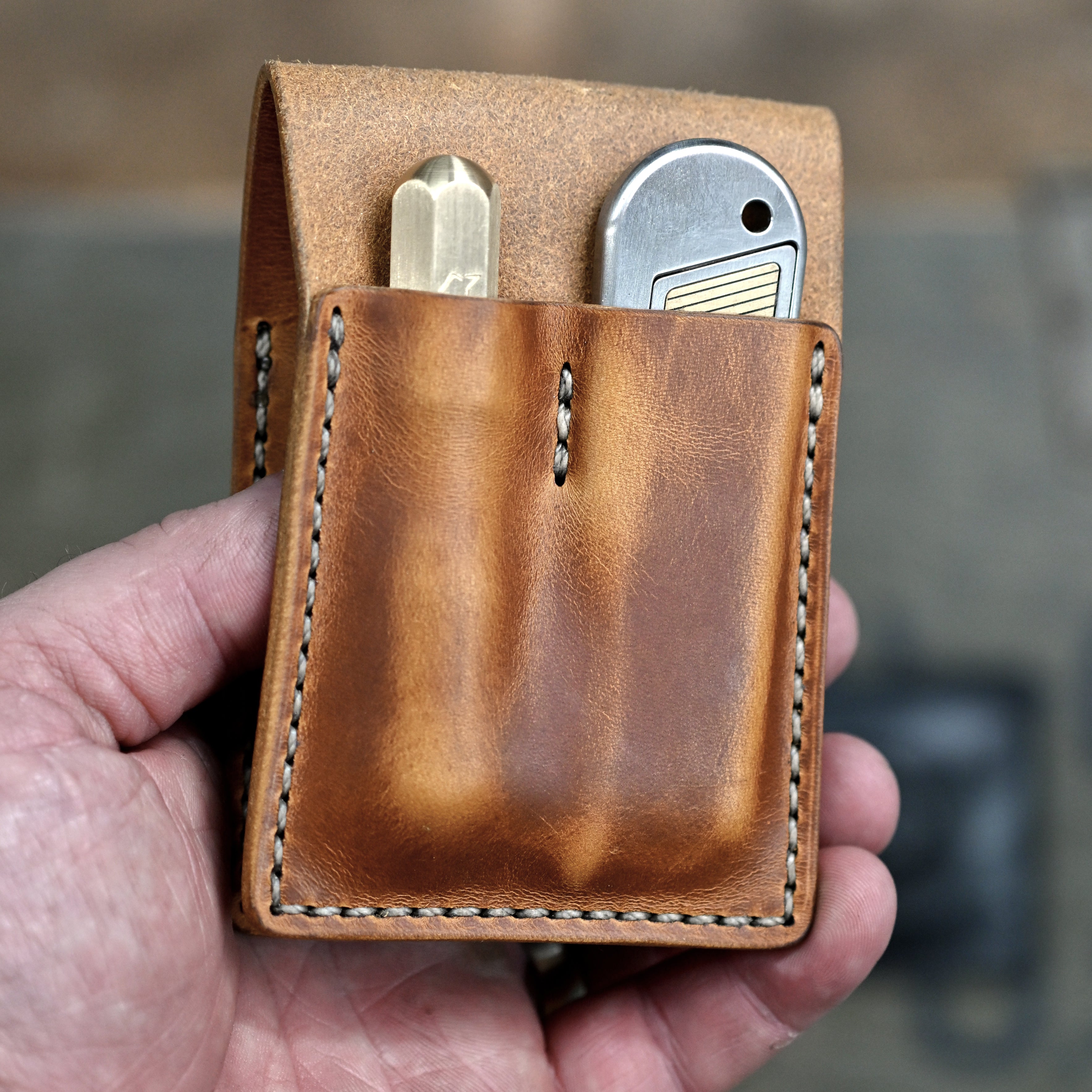 The Saddle - Magnetic EDC tool pocket caddy